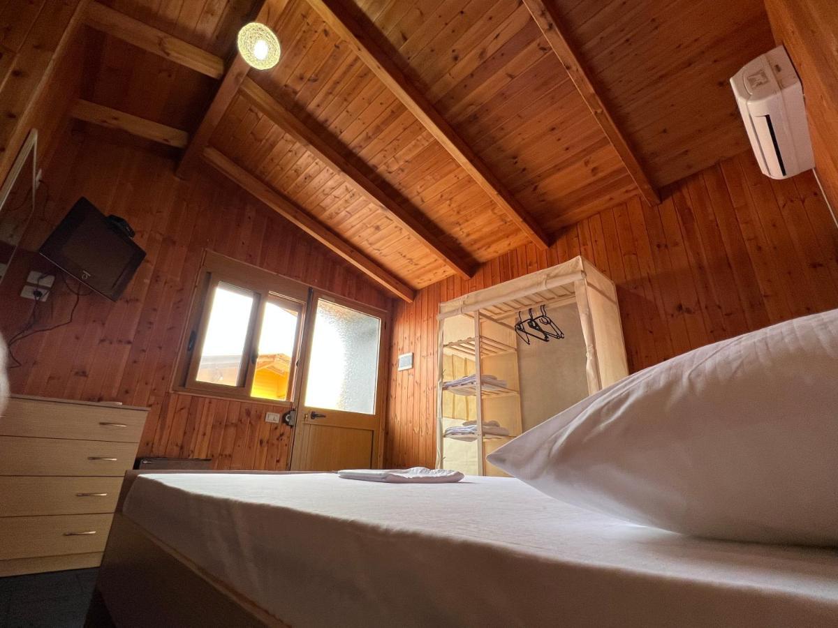Miqt Beach - Bungalows Orikum Ngoại thất bức ảnh